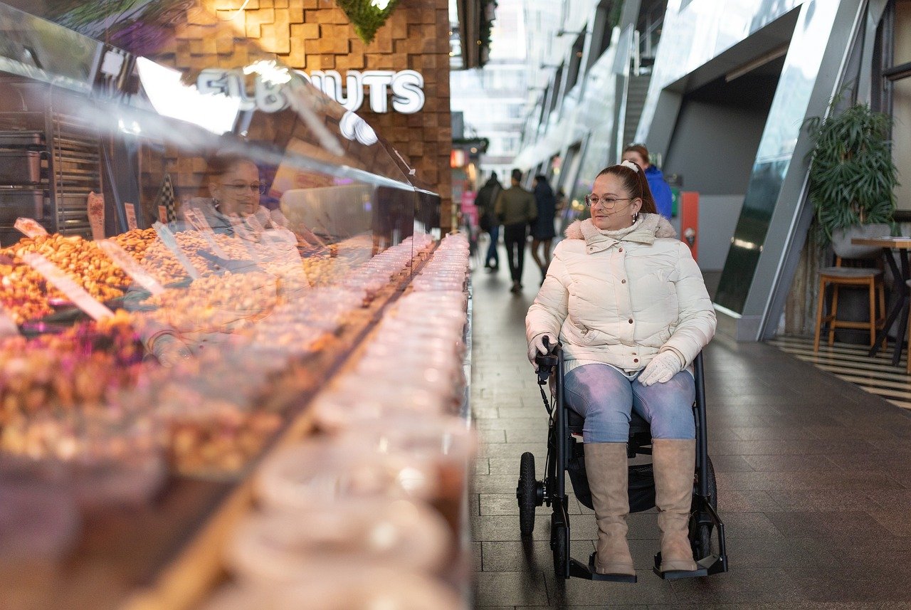 Pixabay Licence free image woman 40s using wheelchair rollator-8537573_1280