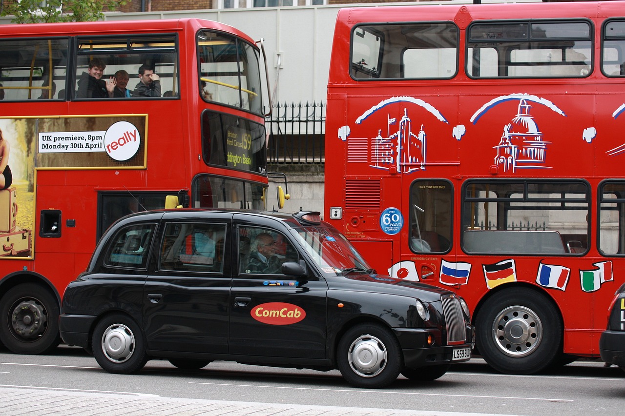 london-246003_1280 Decorative: London black cab taxi and buses